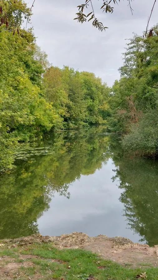 Chalet Fleuve Avec Parking-Barbecue Yerres Apartment